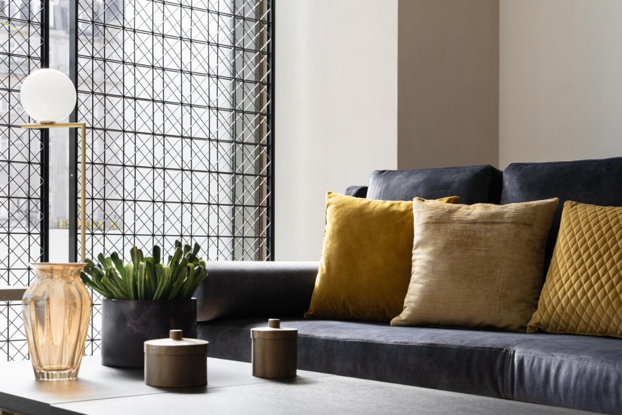 Eurostars Aliados Hotell Porto Eksteriør bilde A sofa with cushions