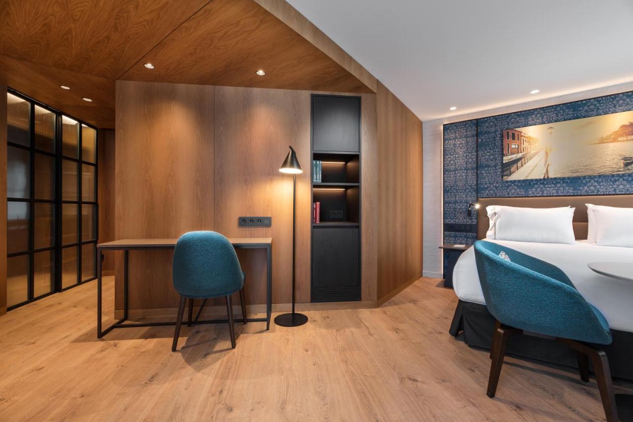 Eurostars Aliados Hotell Porto Eksteriør bilde A room at the hotel