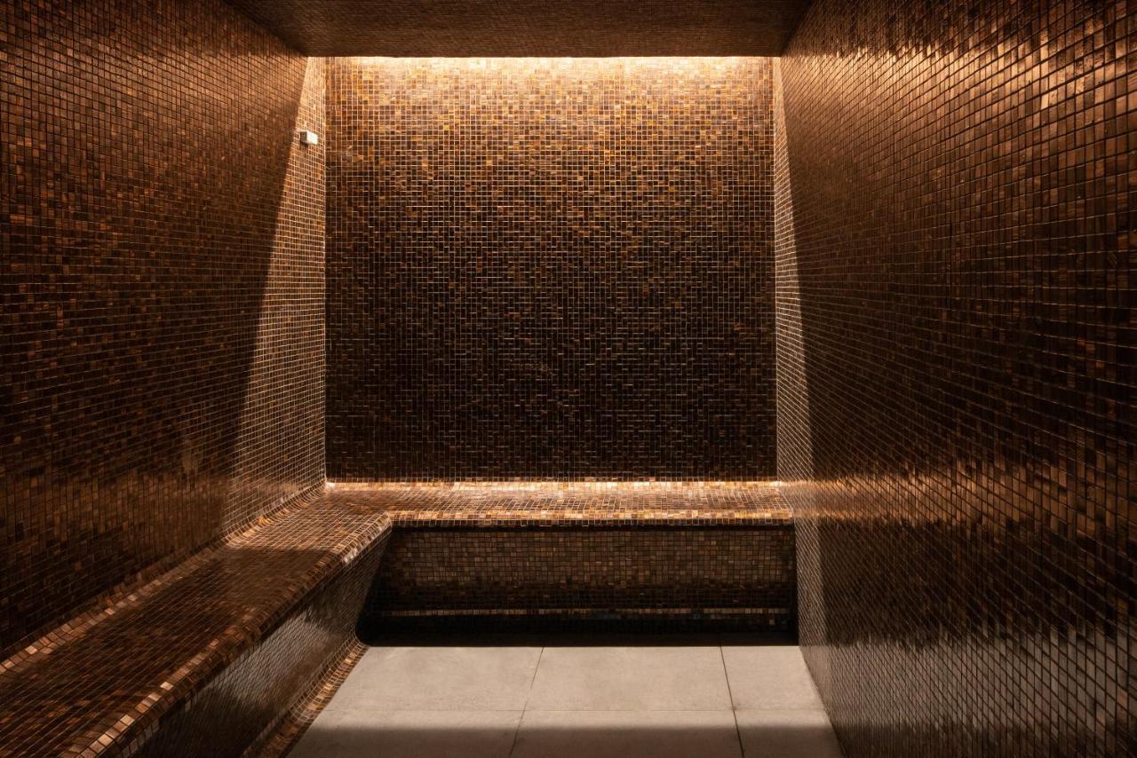 Eurostars Aliados Hotell Porto Eksteriør bilde A modern Turkish bath