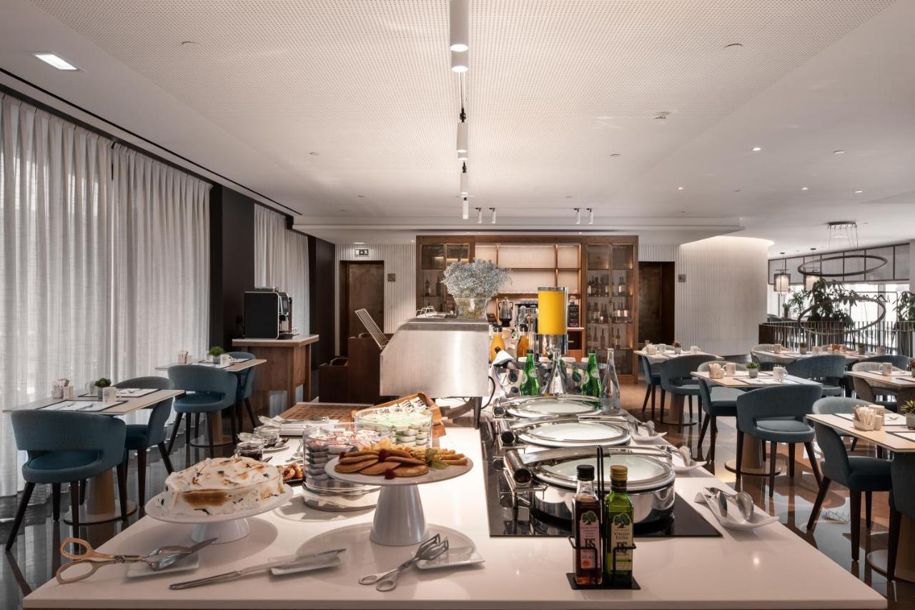 Eurostars Aliados Hotell Porto Eksteriør bilde The Club at London Heathrow Airport