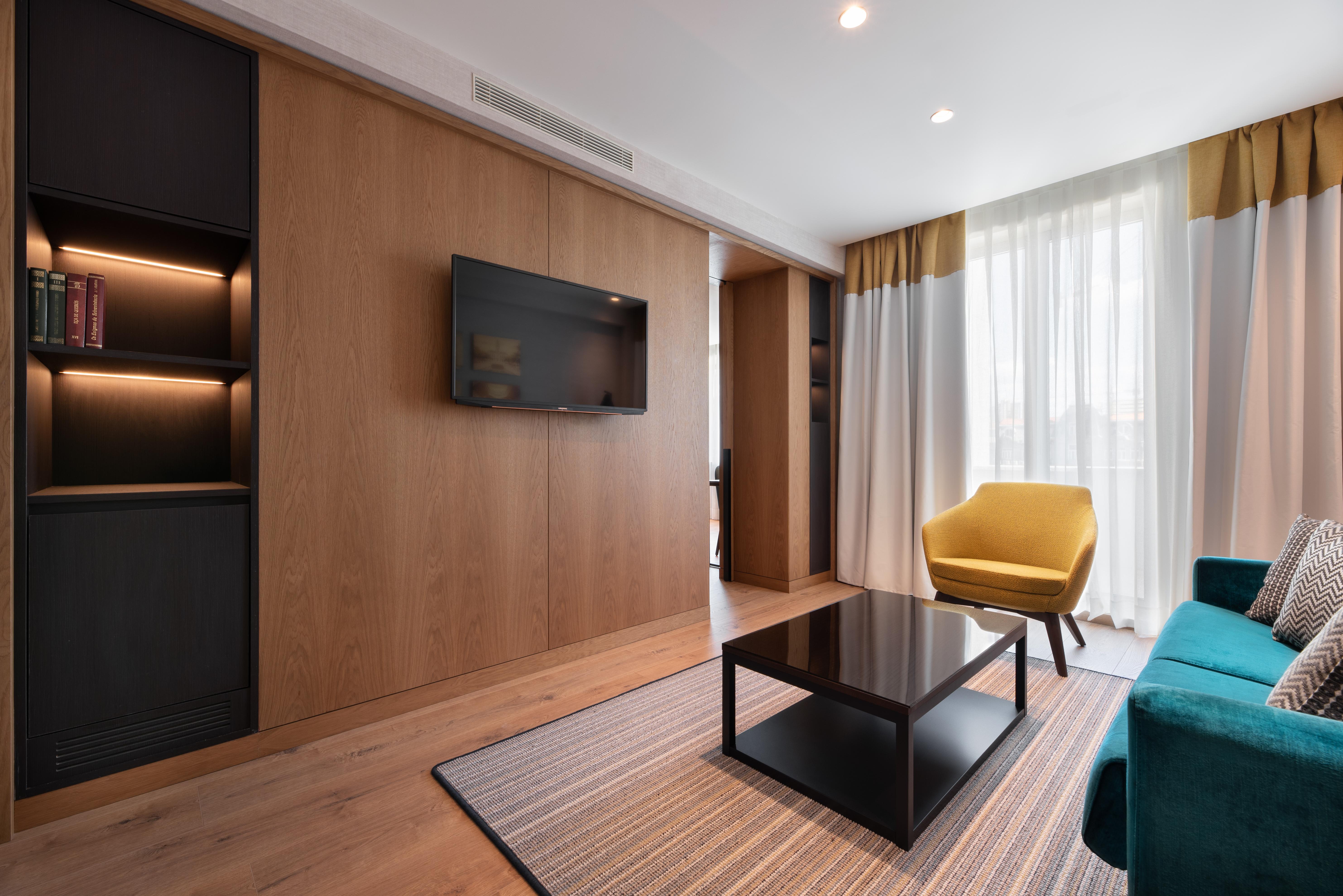 Eurostars Aliados Hotell Porto Eksteriør bilde A suite at the hotel