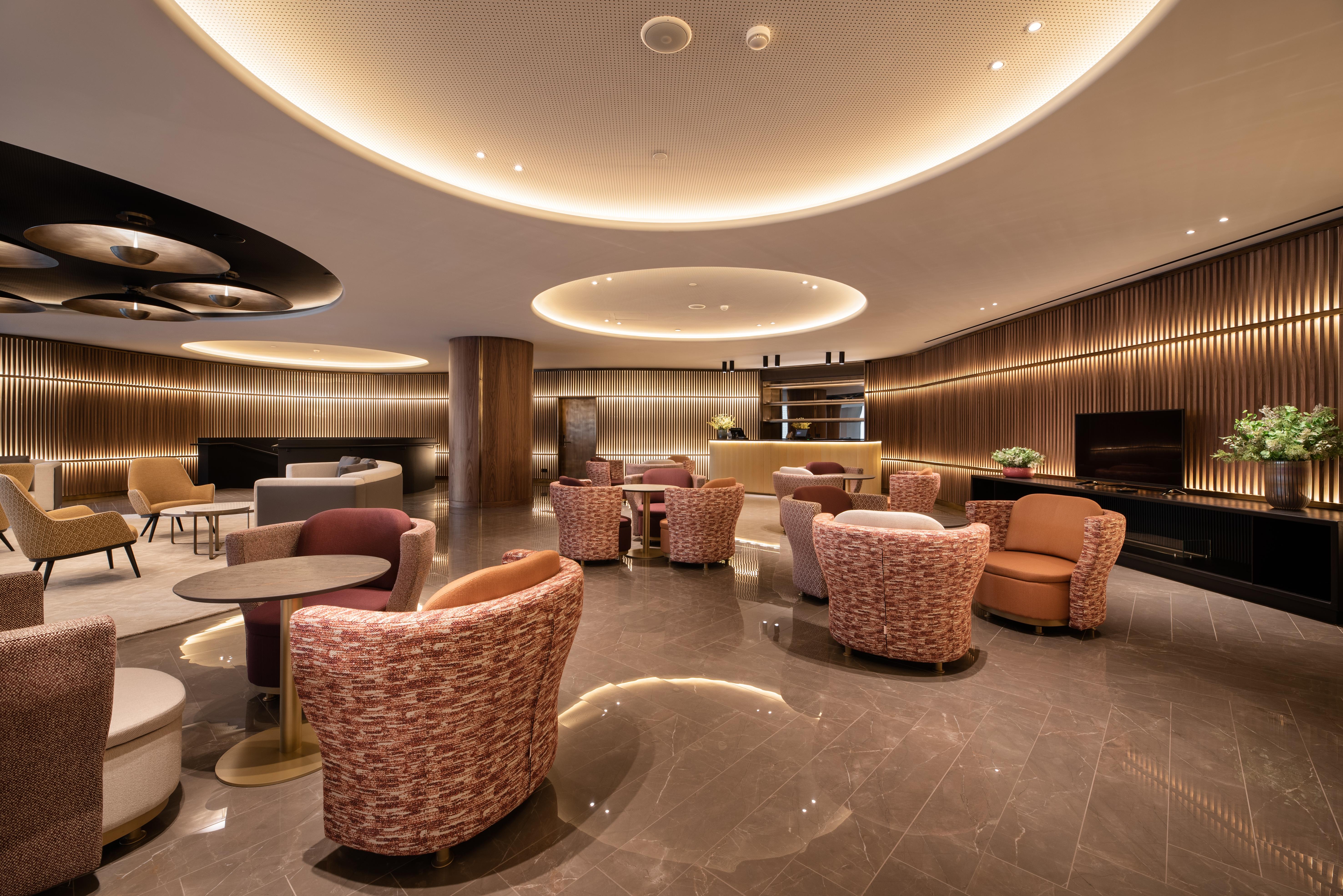 Eurostars Aliados Hotell Porto Eksteriør bilde The lounge at Hong Kong International Airport