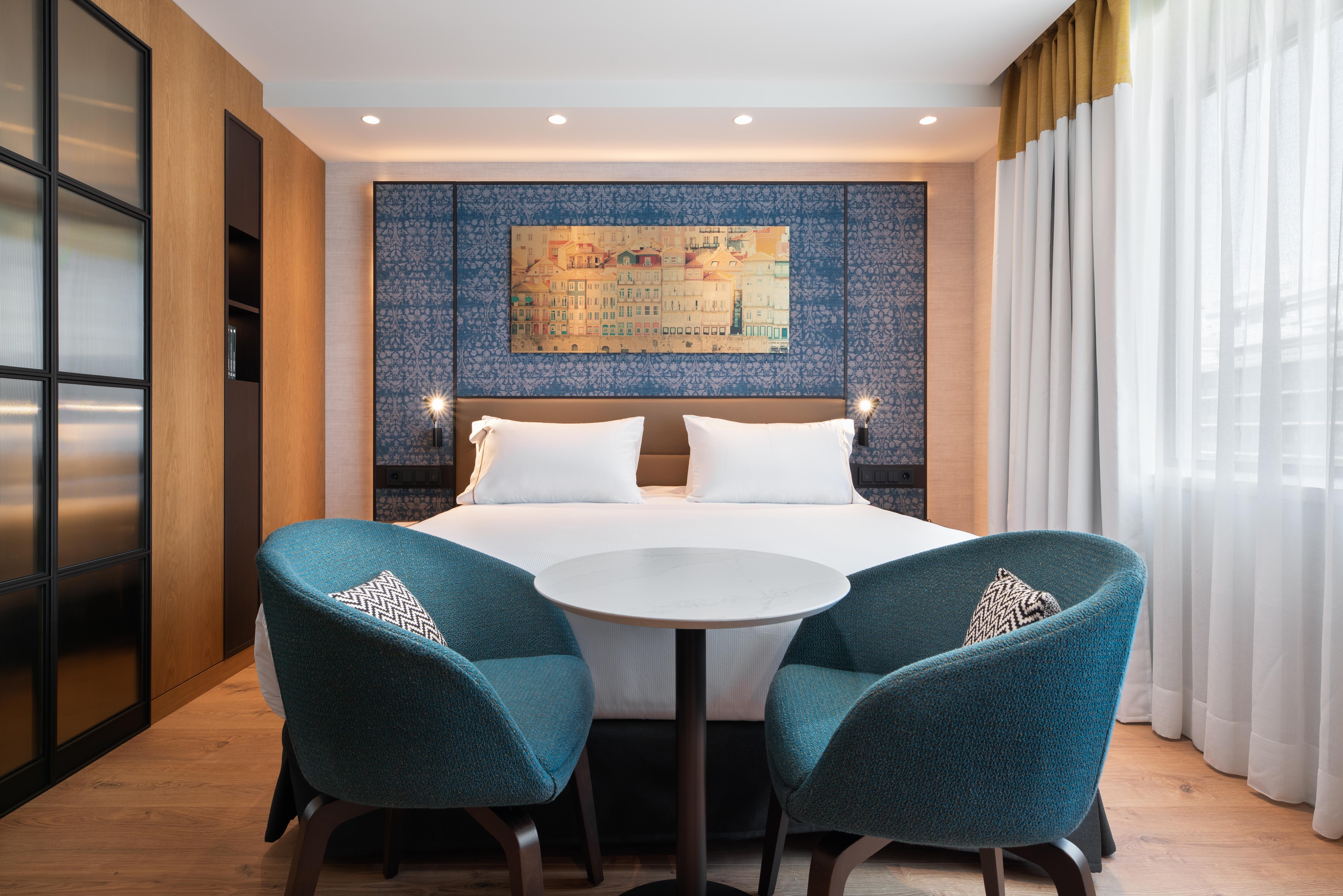 Eurostars Aliados Hotell Porto Eksteriør bilde A room at the hotel